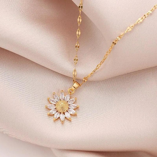 Daisy Pendant Necklace