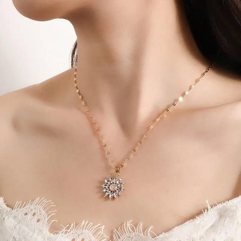 Daisy Pendant Necklace