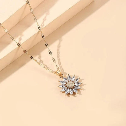 Daisy Pendant Necklace