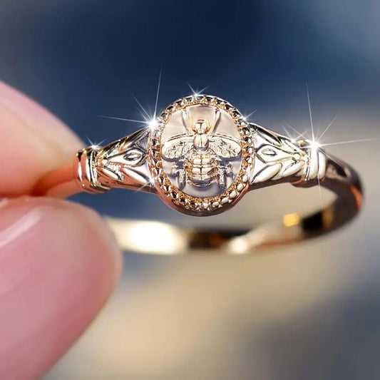 Inlaid Bee Stamp Ring - Lena