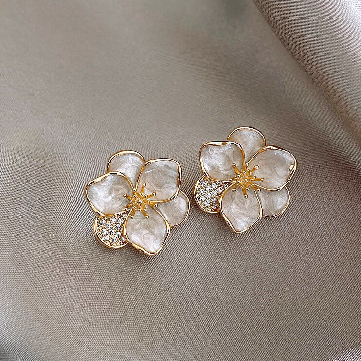 White Blossoms Earrings