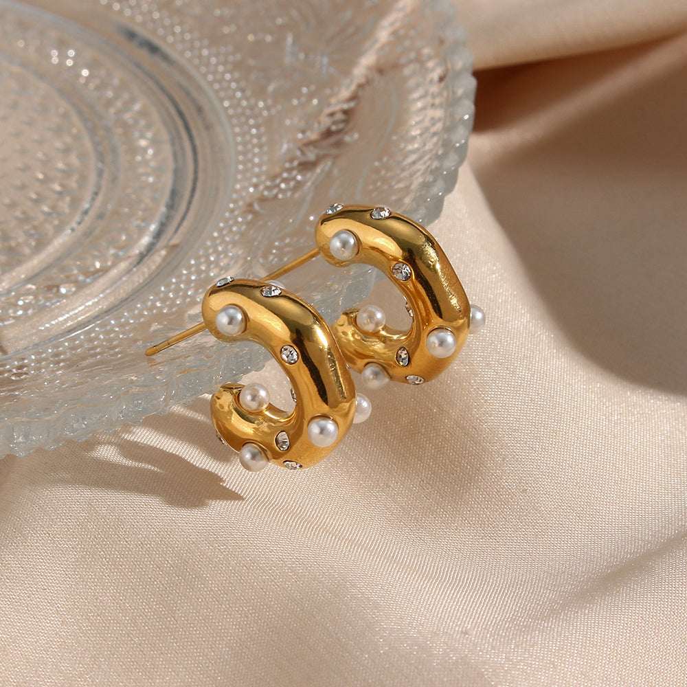 Dotted Pearls Earrings