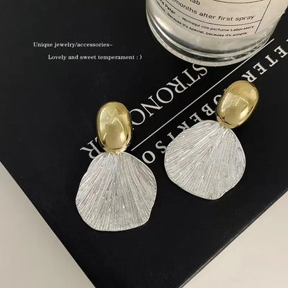 Clamshell Duo Earrings