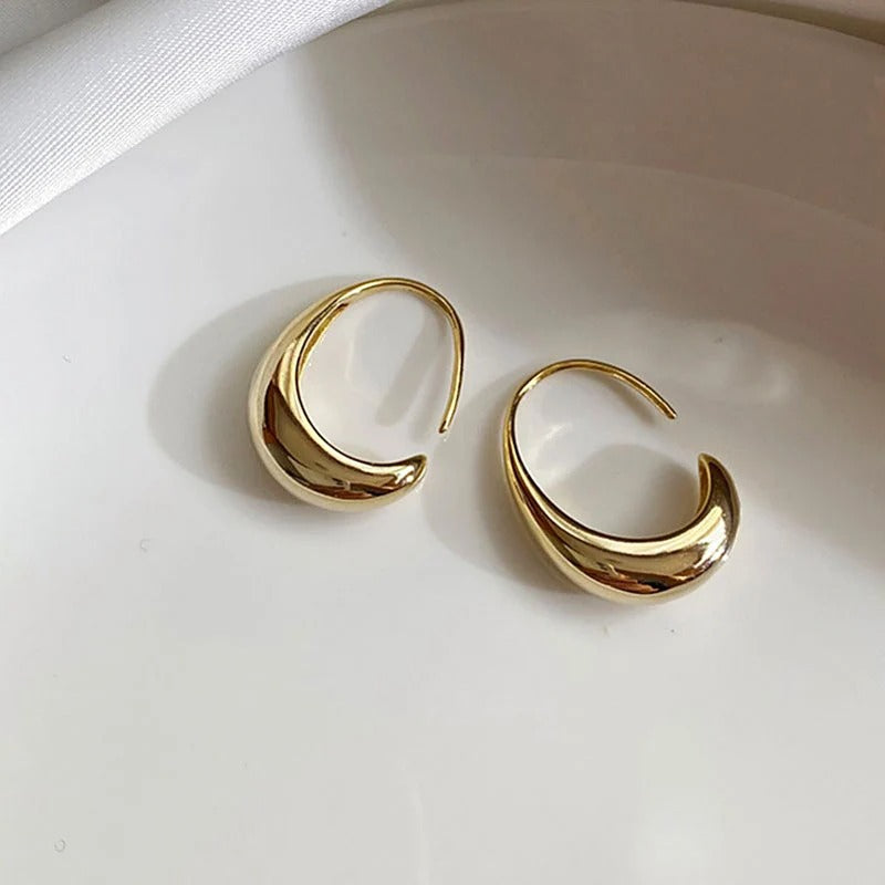 Curvy Hoops Earrings