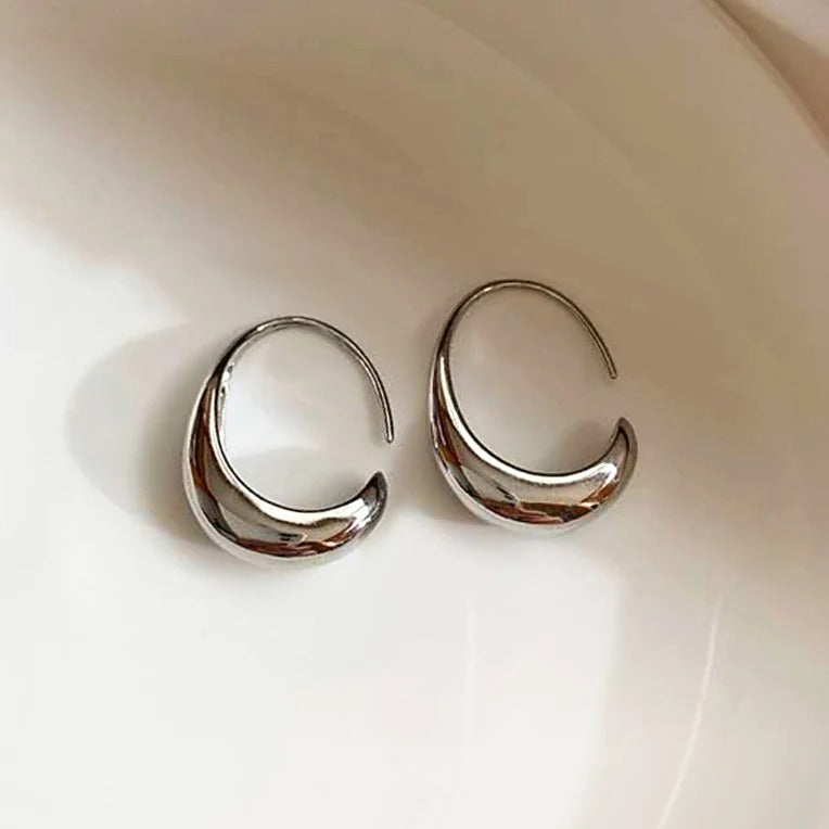 Curvy Hoops Earrings