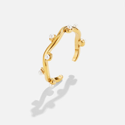 Wavey Pearl Gold Ring